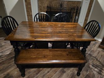 Gorgeous 5 ft kitchen table chairs and bench