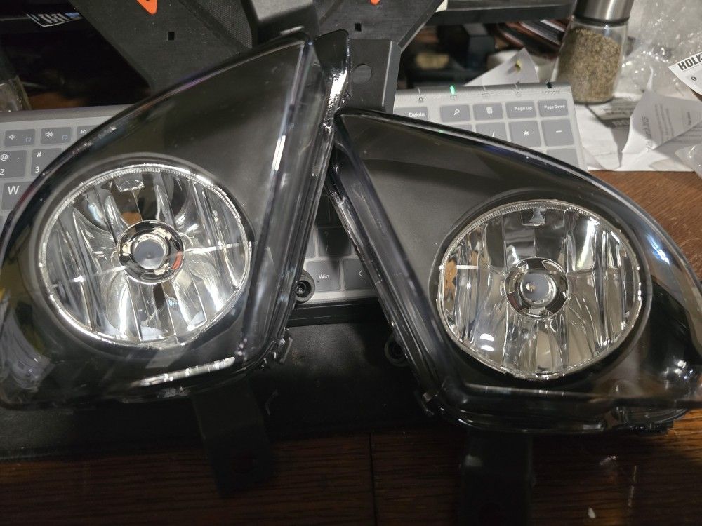 Sixbuys Pair Of Foglight Front Driving Fog Lamp Daytime Running Lights Compatable With BMW E90 And E91 And 328i And 335 I # 323