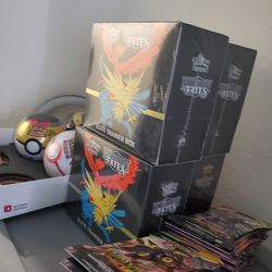Pokemon Elit Trainer Box And Other Bundle