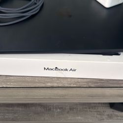 MacBook Air 13.6” 2022