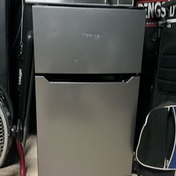 Hisense mini fridge