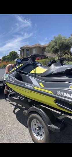 Yamaha Jet Ski Wave Runner