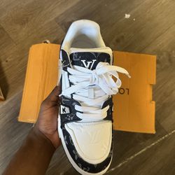 Louis Vuitton LV Trainer White Black