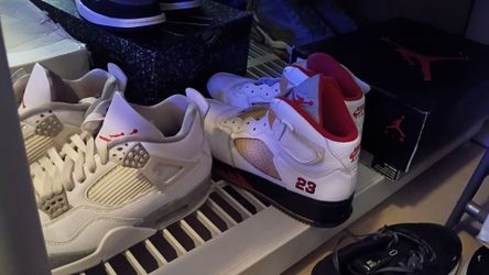 Many different types of shoes and styles Travis Scotts cactus Jack and others hmu