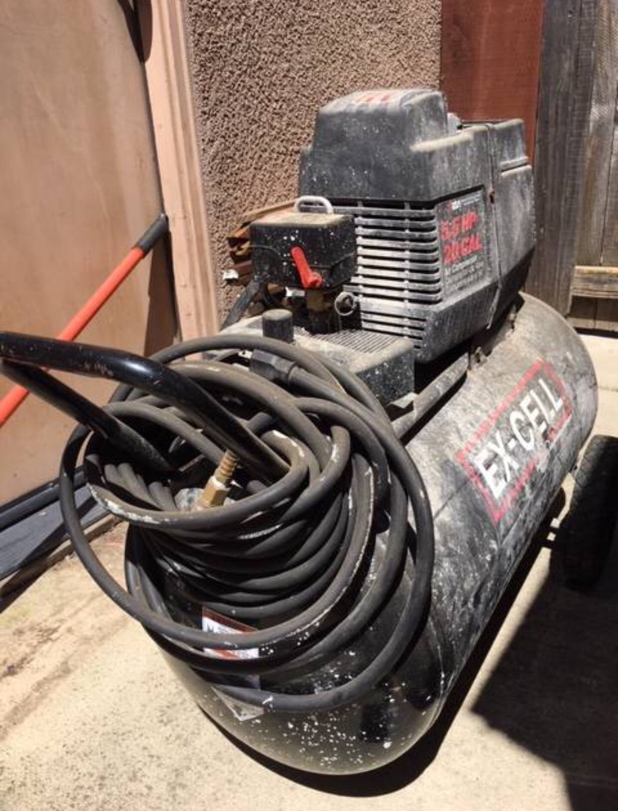 EXCELL 20 Gal, 5.5HP 135 PSI Air Compressor (Used-Excellent Condition)