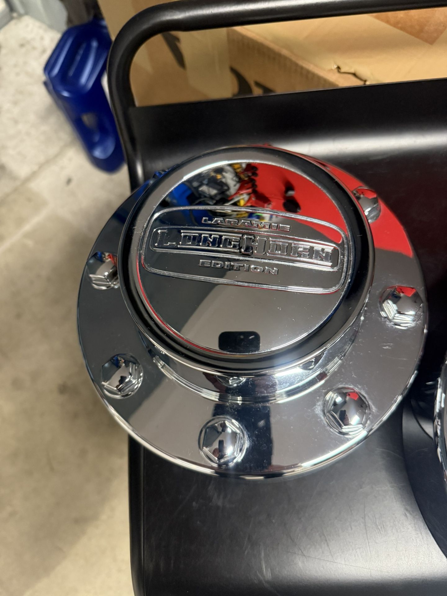 Ram 3500 Laramie Longhorn Center caps