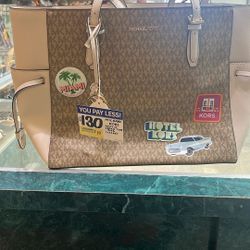 Micheal Kors Tote 