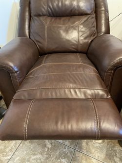 Leather Recliner $900 OBO Paid $1500