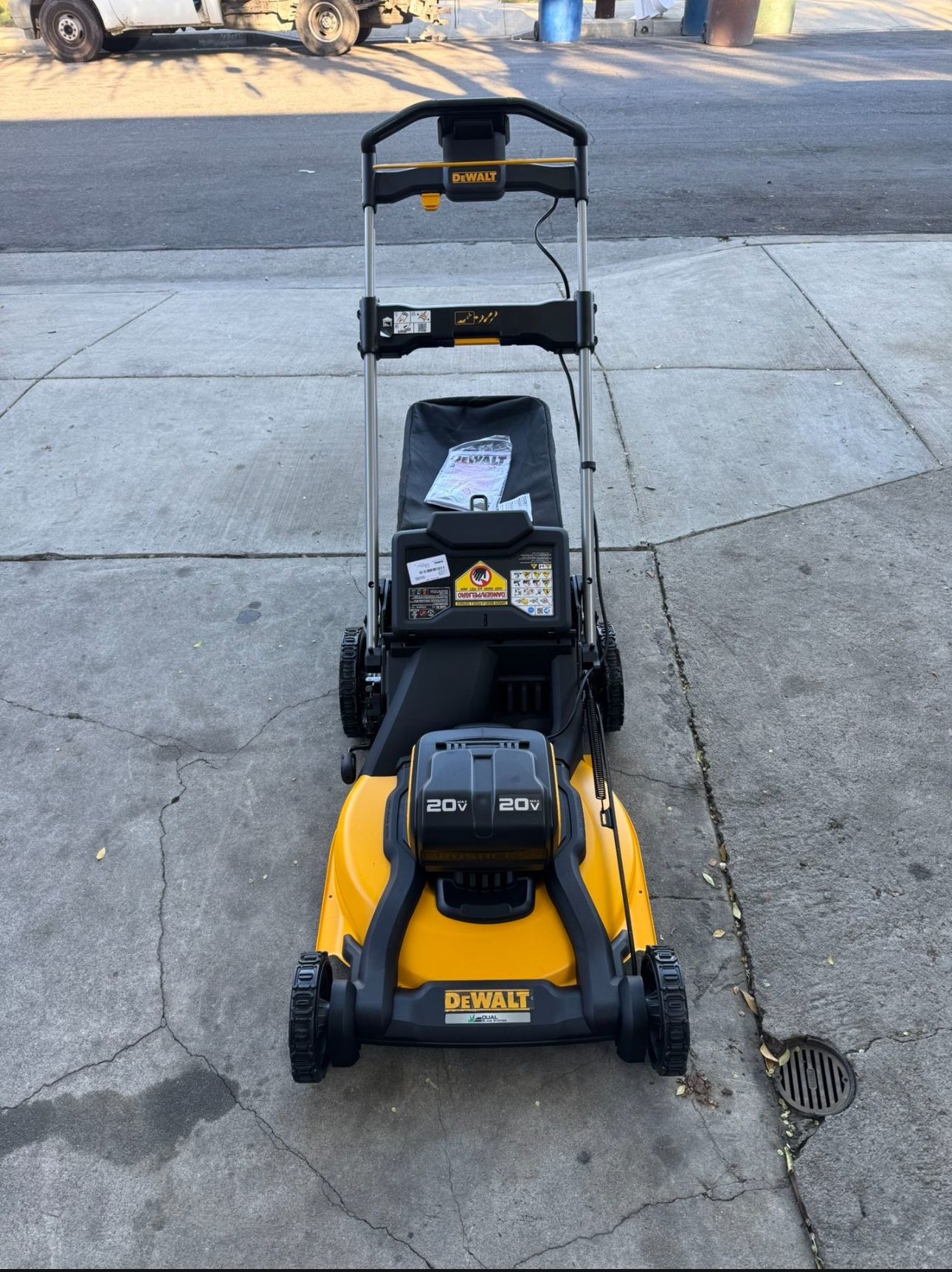 DEWALT 2x20V MAX 21 in. Cordless Battery Powered Push Lawn Mower Tool Only