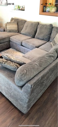 Gray Fabric 3 piece Sectional Sofa with Chaise