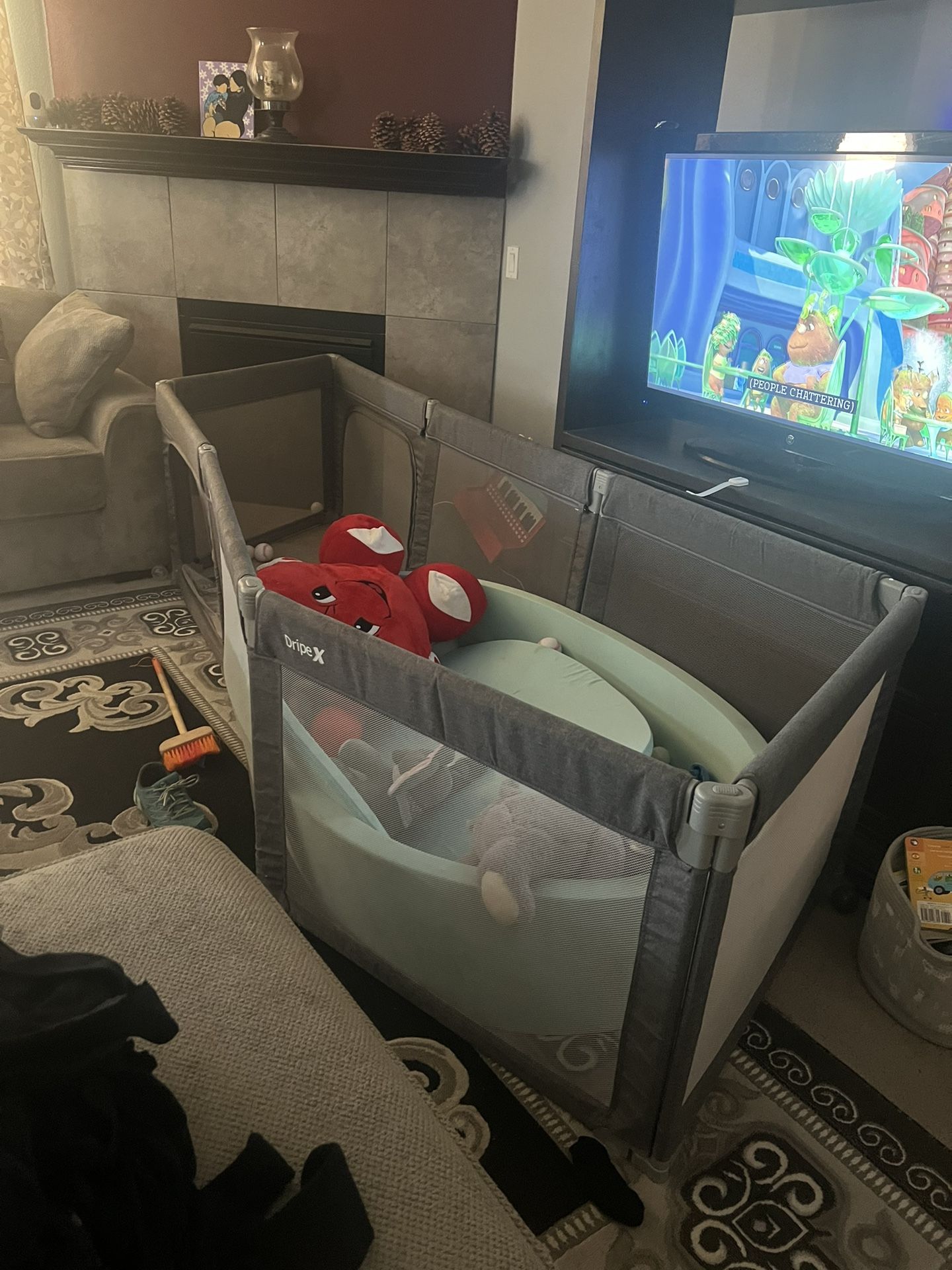 Foldable 8 Panel Play Pen