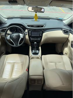 Extremely Clean 2016 Nissan Rogue SL