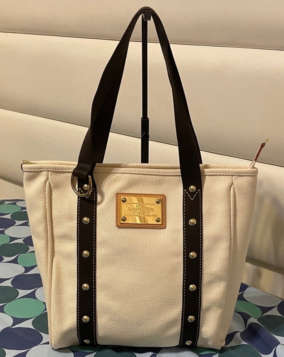 Louis Vuitton Antigua Canvas Tote
