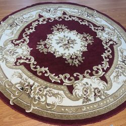Traditional Rug 7’7 Slightly Used In Very Good Condition 