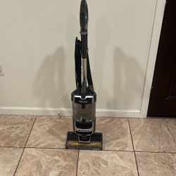 shark vacuum 