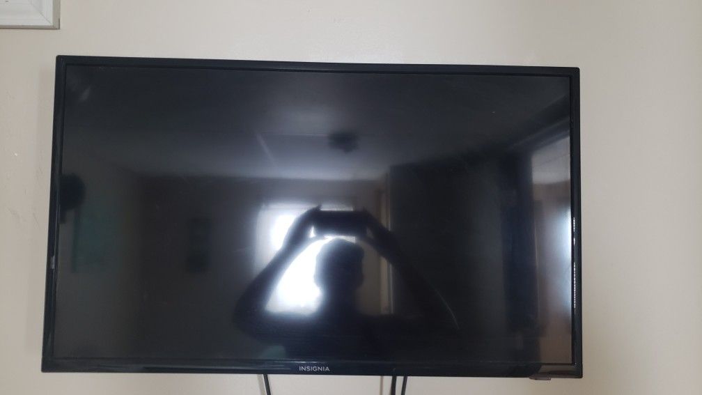 32 inch insignia tv
