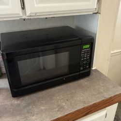 Basic Black Microwave 
