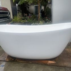 Luxury Free Standing Soaking Tub