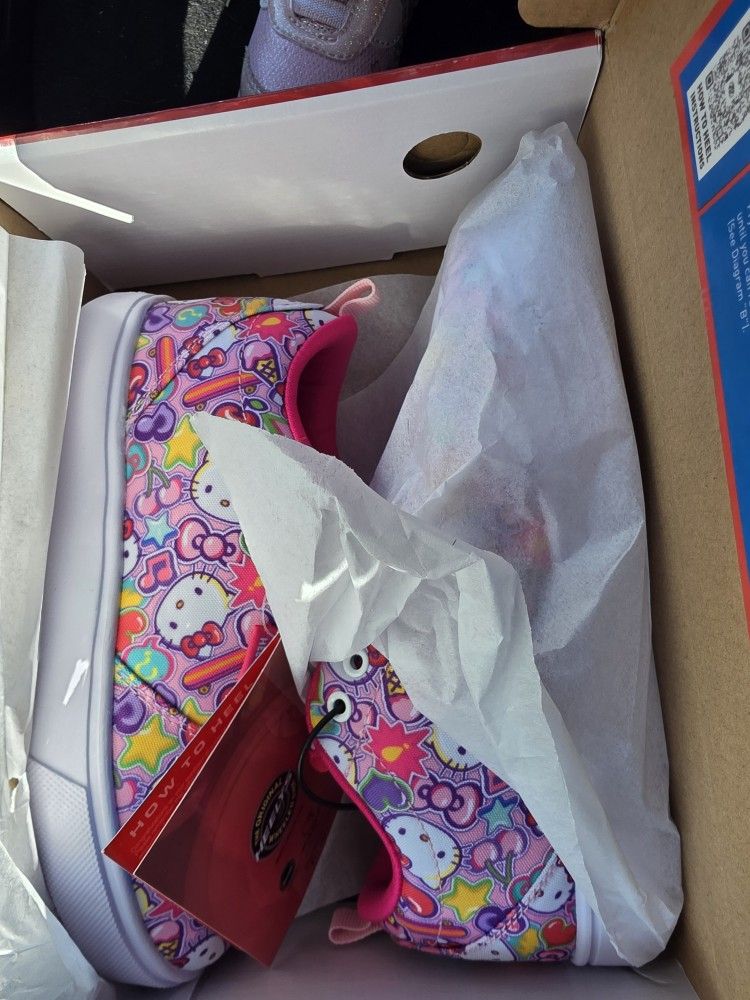 Hello Kitty Heelys Size 4