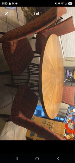 Round Wood Dining Table with 4 Chairs