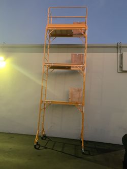 scaffold w safety rail and 2 hatches new 750.00