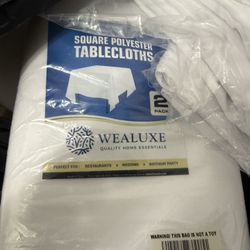 Tablecloths/ Cloth napkins 