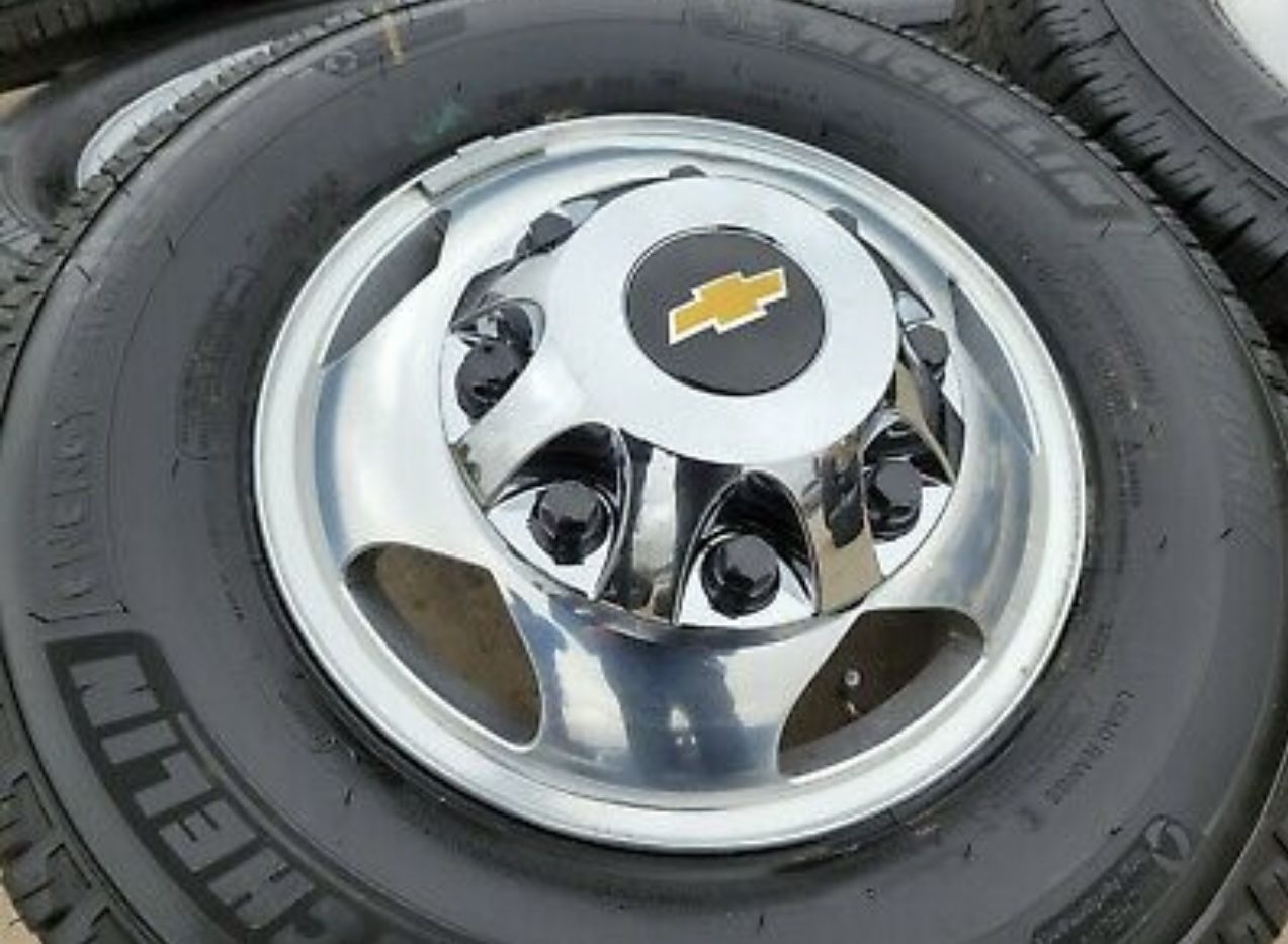 17" Chevy Silverado Sierra 3500 Dually 2021 2022 wheels and tires.  