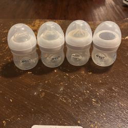 4 Philips Advent Newborn Bottles 