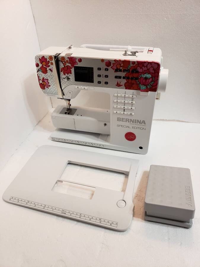 Bernina 350 SE Sewing Machine -