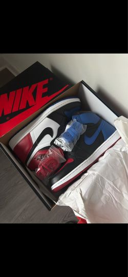 Jordan 1 Retro Top 3 new in box