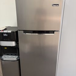 Magic Chef 7.3 cu Fridge