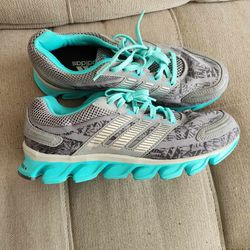 Women's Adidas Shoes Size 7.5