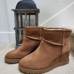 Ugg Classic Femme Suede Ankle Wedge Boot