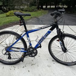 Trek 3700 Mountain Bike – 26” Wheels – Shimano Gears