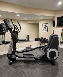 Life Fitness 95x Elevation Series Crosstrainer Explore Console