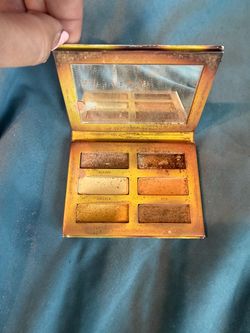 Warm-Tone Eyeshadow Palette with Mirror