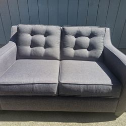 Loveseat/couch