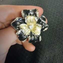 Black And White Flower Ring With Silver Gems