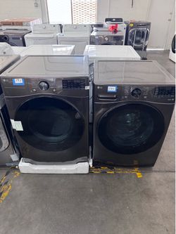 LG Black Steel Washer & Gas Dryer – Retail $2,500 → Only $1,500 w/ Delivery