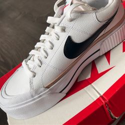 woman’s nike court legacy lift 