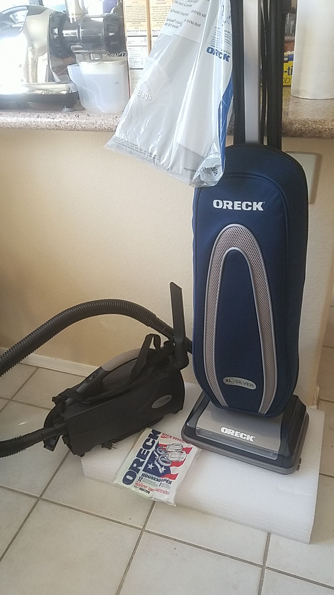 ORECK VACUUM 2 speed XL Silver like brand new and canister vacuum