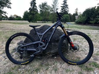 Evil Wreckoning V2 Medium - New Fox 38, DHX2 Coil, Code RSC + Spare Float X2 - $3300 OBO