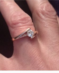 Zirconia Solitaire on 925 SS w/Rose Gold Wedding Ring