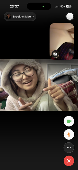 Men’s GG GOLD TRACK PAMTS- SZ Med- fits BIG- mild usage