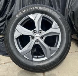 1 Spare 2023 18” Mustang Mach-E Wheel Rim w/ TPMS in Excellent condition, no curb scratches! 225/60R18 Michelin tire has about 80% tread! Ready to use