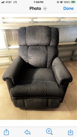 GORGEOUS COMPFY RECLINER CHAIR