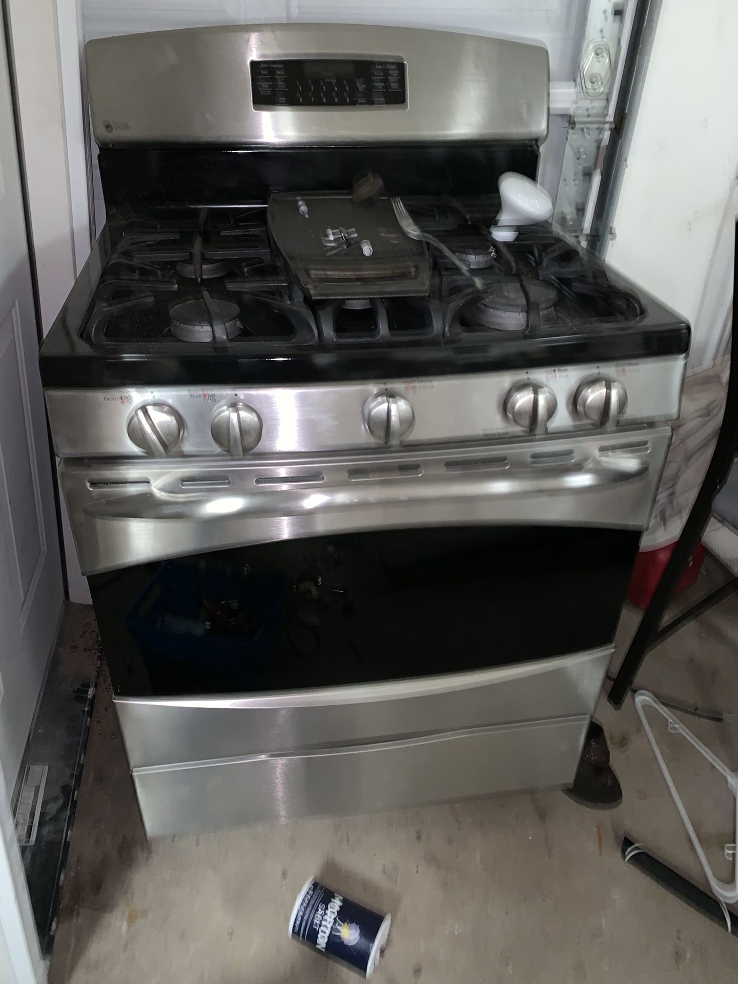 General Electric gas stove