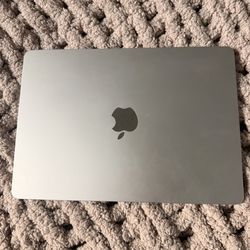 MacBook Air M2 (2022)