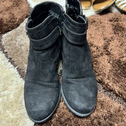 Black women boots Size US 7 M