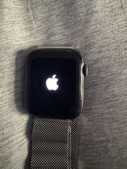 Apple Watch Series 5 Black Cour